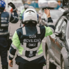Foto de varios agentes en una vía de Bogotá 