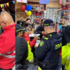 Funcionarios y policías en operativos de control a establecimiento