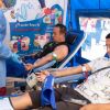 Foto de personas donando sangre