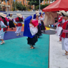 Foto de un grupo de personas bailando 
