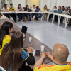 Foto de un grupo de funcionarios de la localidad de Fontibón en una reunión 