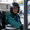 Foto que muestra una hombre con un casco en la cabeza 
