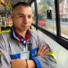Foto de Jesús Moncada en un bus de Transmilenio