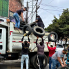 Foto de funcionarios del Distrito en operativo de limpieza