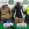 Dos capturados con dos policías 