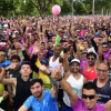 Participantes de la media maratón de Bogotá esperando la salida de la carrera