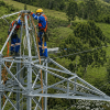 Foto que muestra trabajadores de Enel 