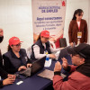 Foto de una feria de empleo en Bogotá.