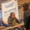 Foto de una feria de empleo en Bogotá.