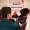 Foto de una feria de empleo en Bogotá.