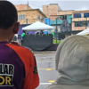 Foto de dos iños de espaldas