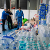 Fot e funcionarios del distrito con donaciones 