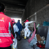 Gestores de convivencia y funcionarios durante intervención en la calle 26. 