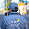 Foto de un Gestor del Orden en una calle de Bogotá.