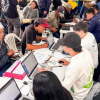 fotografía de punto de asesoría del Distrito a poblaciones víctima del conflicto