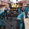 Foto que muestra trabajadores del Acueducto de Bogotá trabajando en una calle