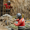 Foto de personas trabajando en una obra de Bogotá
