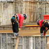Foto de trabajadores del IDU en un frente de obra. 