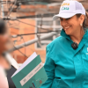 Foto que muestra dos mujeres sonriendo 