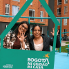 Foto que muestra dos mujeres beneficiarias del del programa 'Reactiva tu Compra' en Bogotá.
