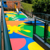 Foto que muestra un parque infantil 