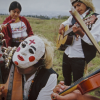 Imagen de grupo Humazapas del Ecuador con instrumentos 