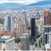 Imagen panorámica de Bogotá que muestra edifios y calles