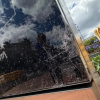 Un elementos del mobiliario de Bogotá afectado por el vandalismo