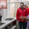 Foto de la entrega de uno de los mejoramientos de vivienda por parte del alcalde Carlos Fernando Galán en Suba.