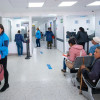 Personas en sala de espera del SER Suba, en el norte de Bogotá.