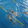 Imagen de varias personas haciendo uso de los servicios de piscinas en el CEFE Chapinero.