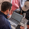 Foto de una feria de empleo en Bogotá.