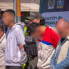 Foto de dos personas capturadas por la Policía 