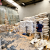 Bodega que fue cerrada en operativo