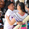 Foto de dos personas bailando 
