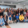 Grupo de funcionarios de la Secretaría de Integración Social en una reunión preparando los servicios para adultos mayores.