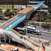 Foto que muestra un puente peatonal 