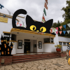 Imagen exterior de Teatro El parque con animaciones de Halloween