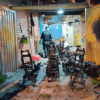 Desguazadero con fachada de taller de mecánica.