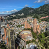 Imagen panorámica de Bogotá donde se aprecia un día soleado.