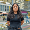 Mujer vestida de negro.
