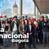 Foto de un grupo de jóvenes en un encuentro académico en Bogotá.