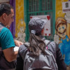 Foto de encuestadores en calles de Bogotá.