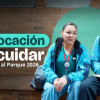 Foto de dos funcionarios de Secretaría Distrital de Salud de Bogotá.