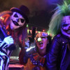 Personas en Bogotá disfrazadas disfrutando de los planes que ofrece la ciudad en Halloween. 