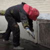 Persona realizando trabajo de mejoramiento