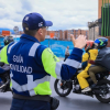 Foto de un guía de tránsito en una vía de Bogotá