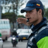 Foto de un guía de tránsito en una vía de Bogotá 