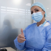 Foto de una enfermera con tapabocas 