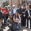Foto que muestra un grupo de personas reunidas 